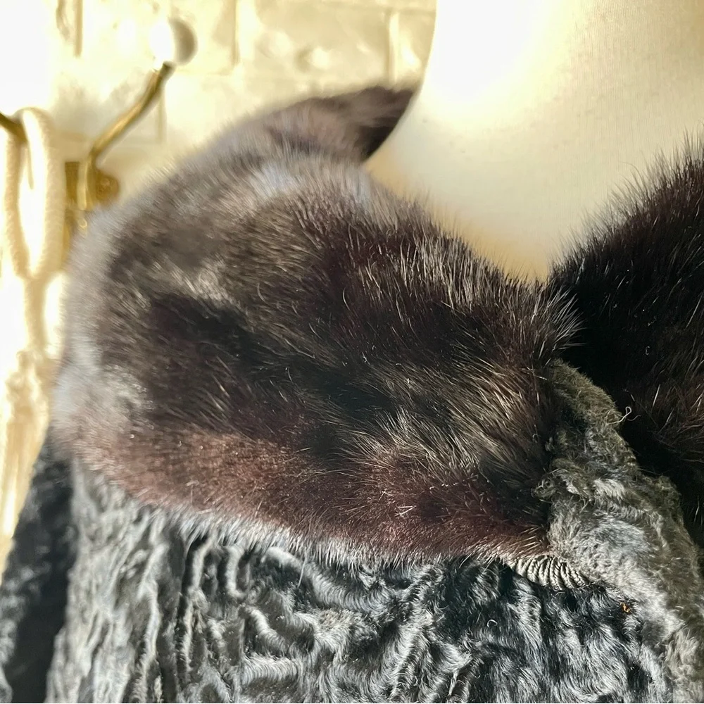 Vintage 1960s Persian Lamb Cropped Coat with Mink Collar - Picture 7 of 15